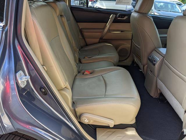Used 2012 Toyota Highlander SE w/ Tow Pkg AWD/4WD image 19