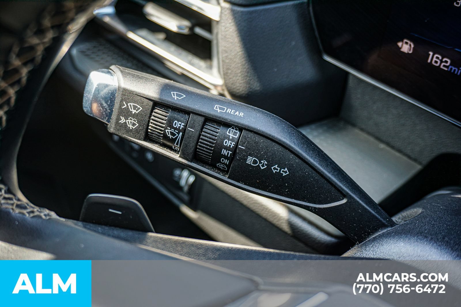 Used 2025 Chevrolet Traverse LT FWD image 35