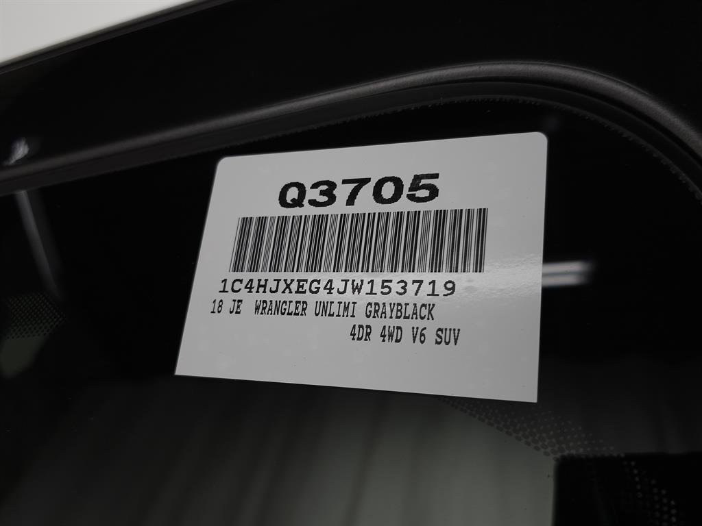 Used 2018 Jeep Wrangler Unlimited Sahara w/ Dual Top Group image 31