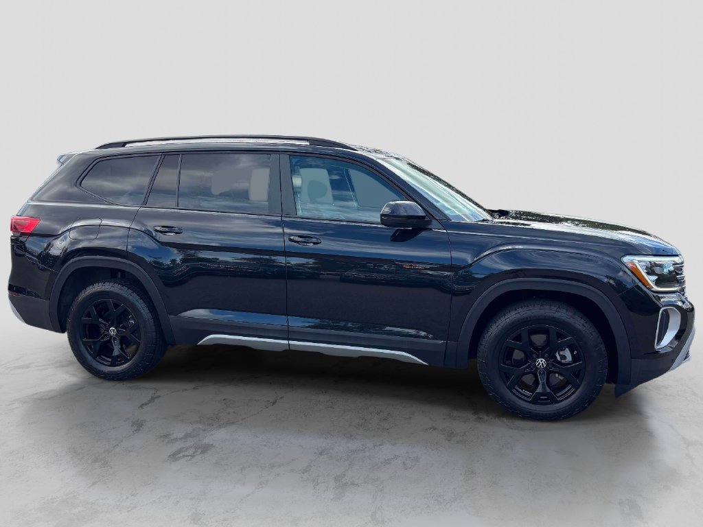 Certified 2024 Volkswagen Atlas Peak Edition SE AWD/4WD image 6