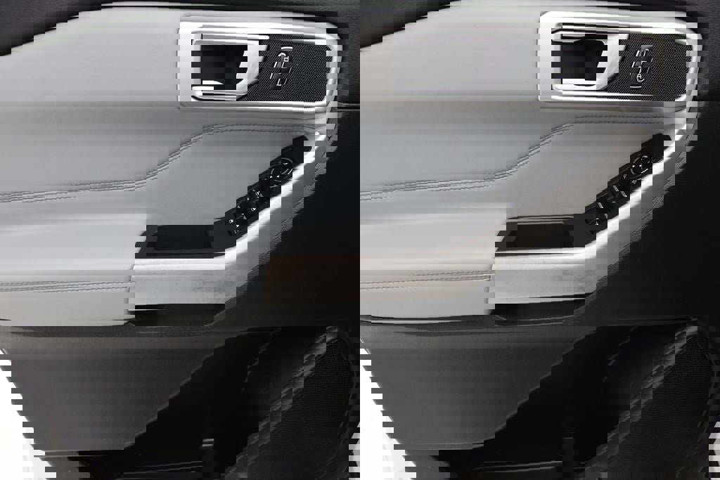 Used 2023 Ford Explorer XLT w/ Equipment Group 202A image 15