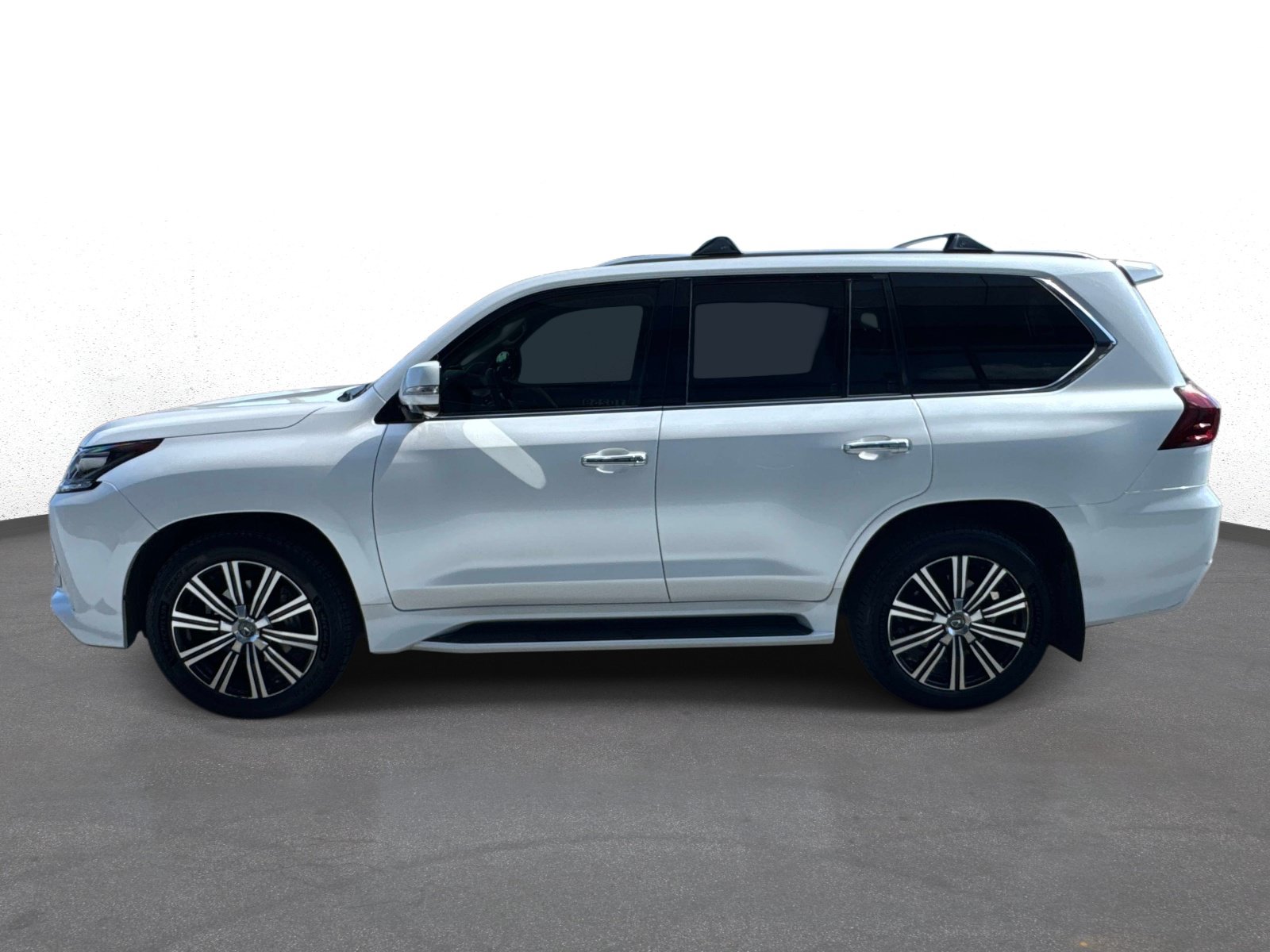 Used 2021 Lexus LX 570 4WD w/ Luxury Package image 6
