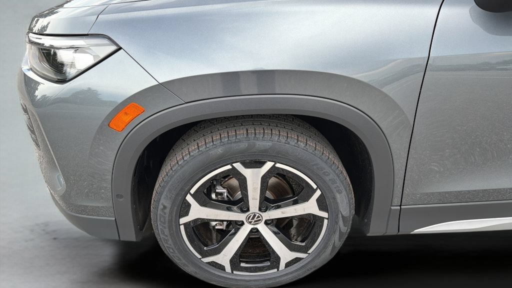 New 2026 Volkswagen Tiguan SE FWD image 37