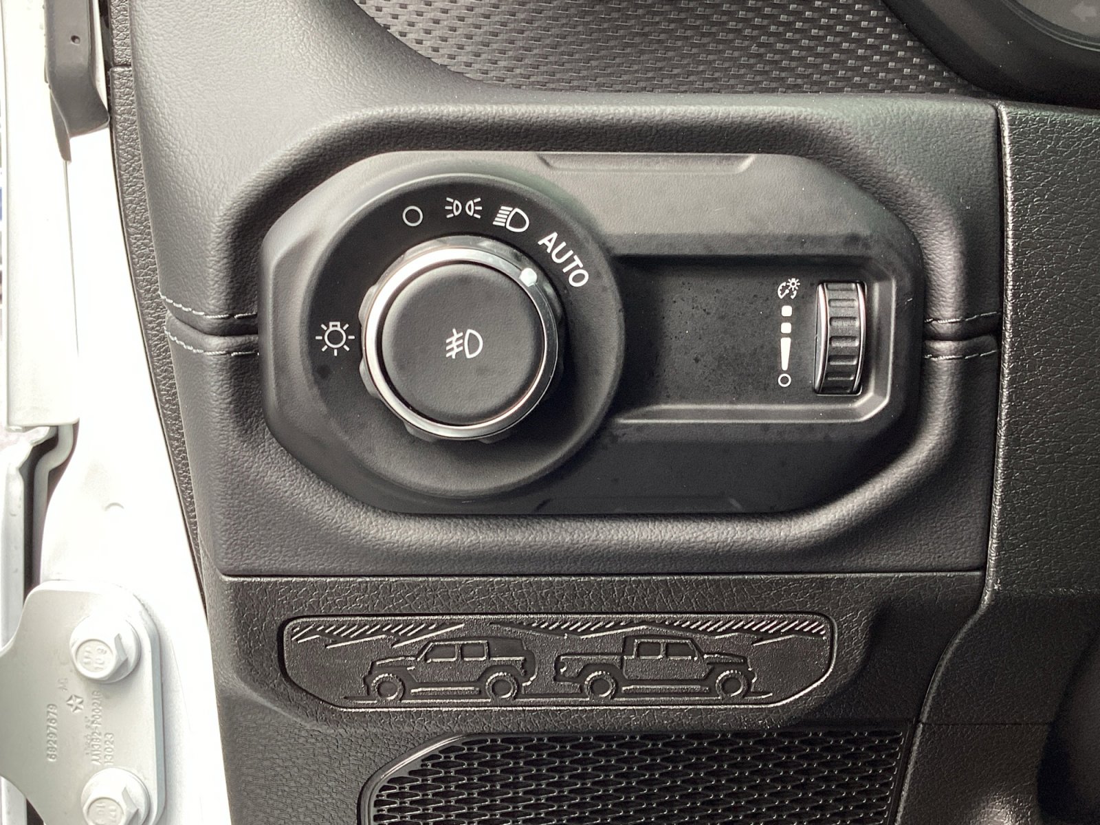 Used 2024 Jeep Wrangler Unlimited Rubicon w/ Technology Group AWD/4WD image 29