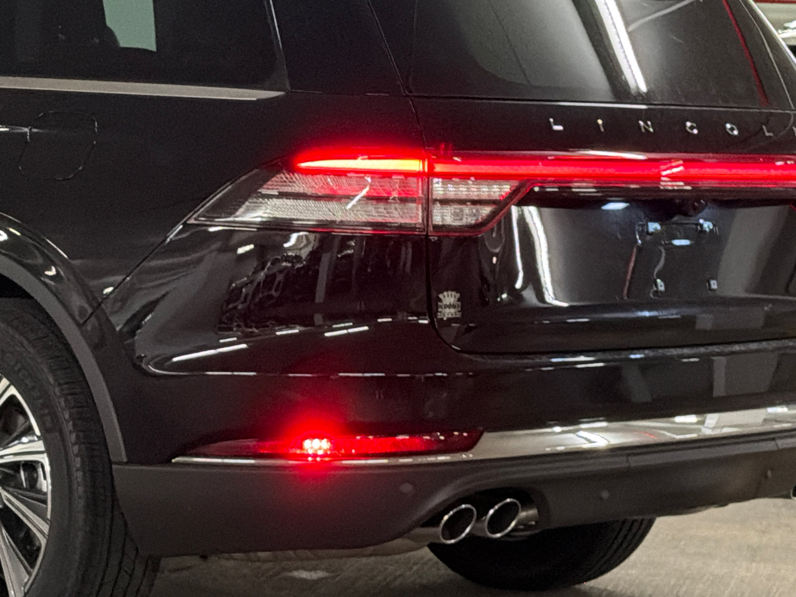 New 2027 Lincoln Aviator AWD image 7