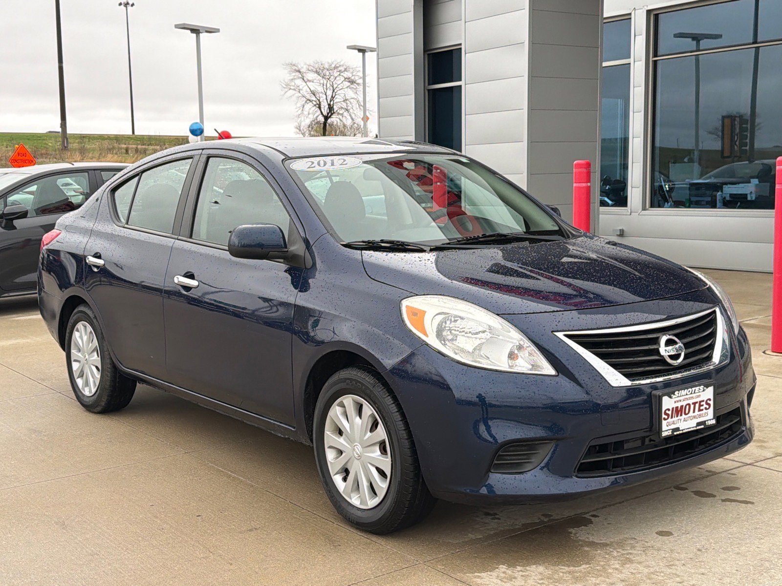 Used 2012 Nissan Versa SV w/ Convenience Pkg FWD image 2
