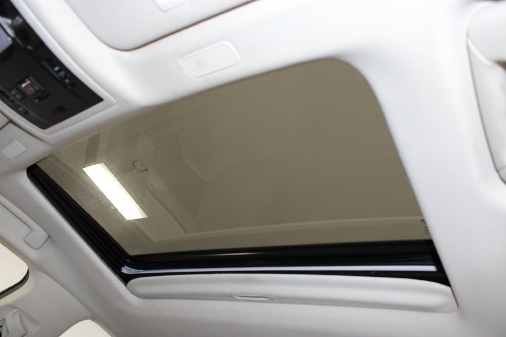 Used 2020 Lexus ES 300h w/ Accessory Package FWD image 42