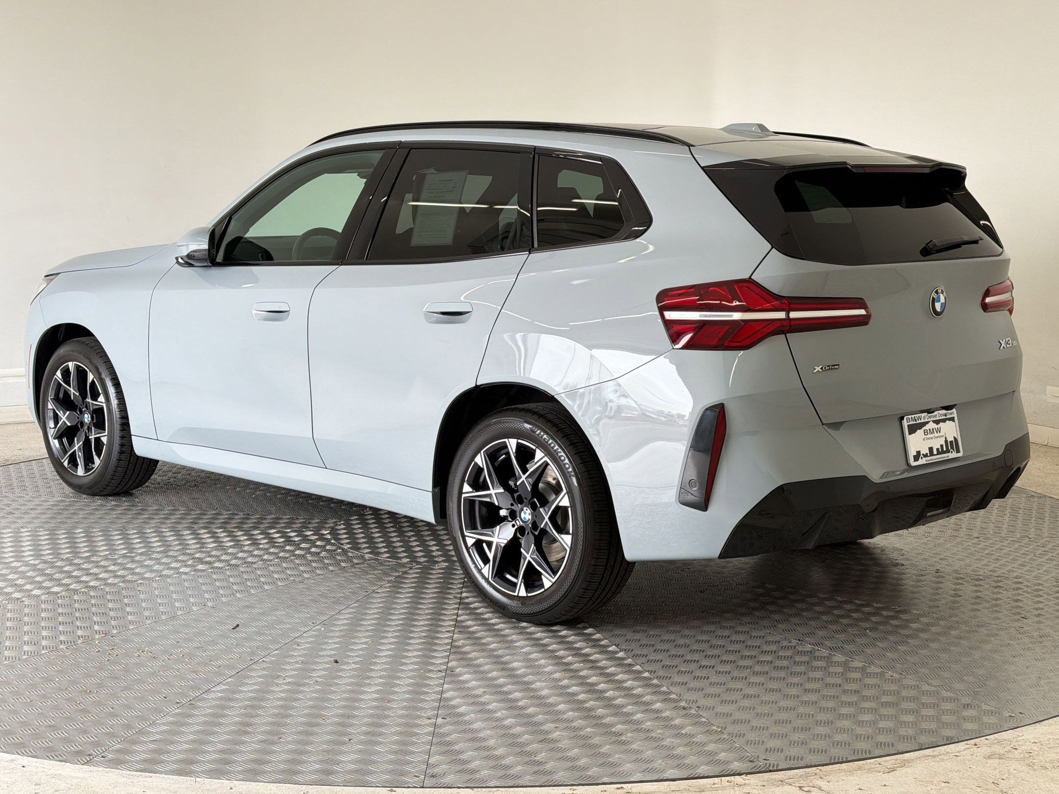 Certified 2025 BMW X3 xDrive30i w/ Premium Package AWD/4WD image 3