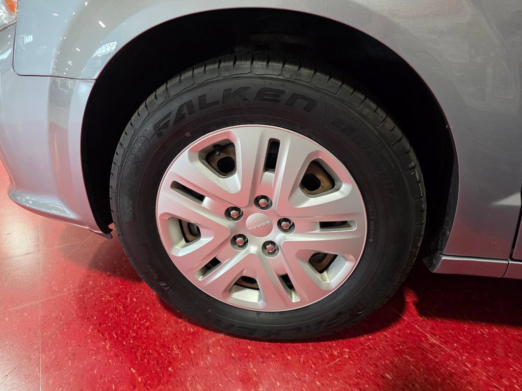 Used 2019 Dodge Grand Caravan SE FWD image 10