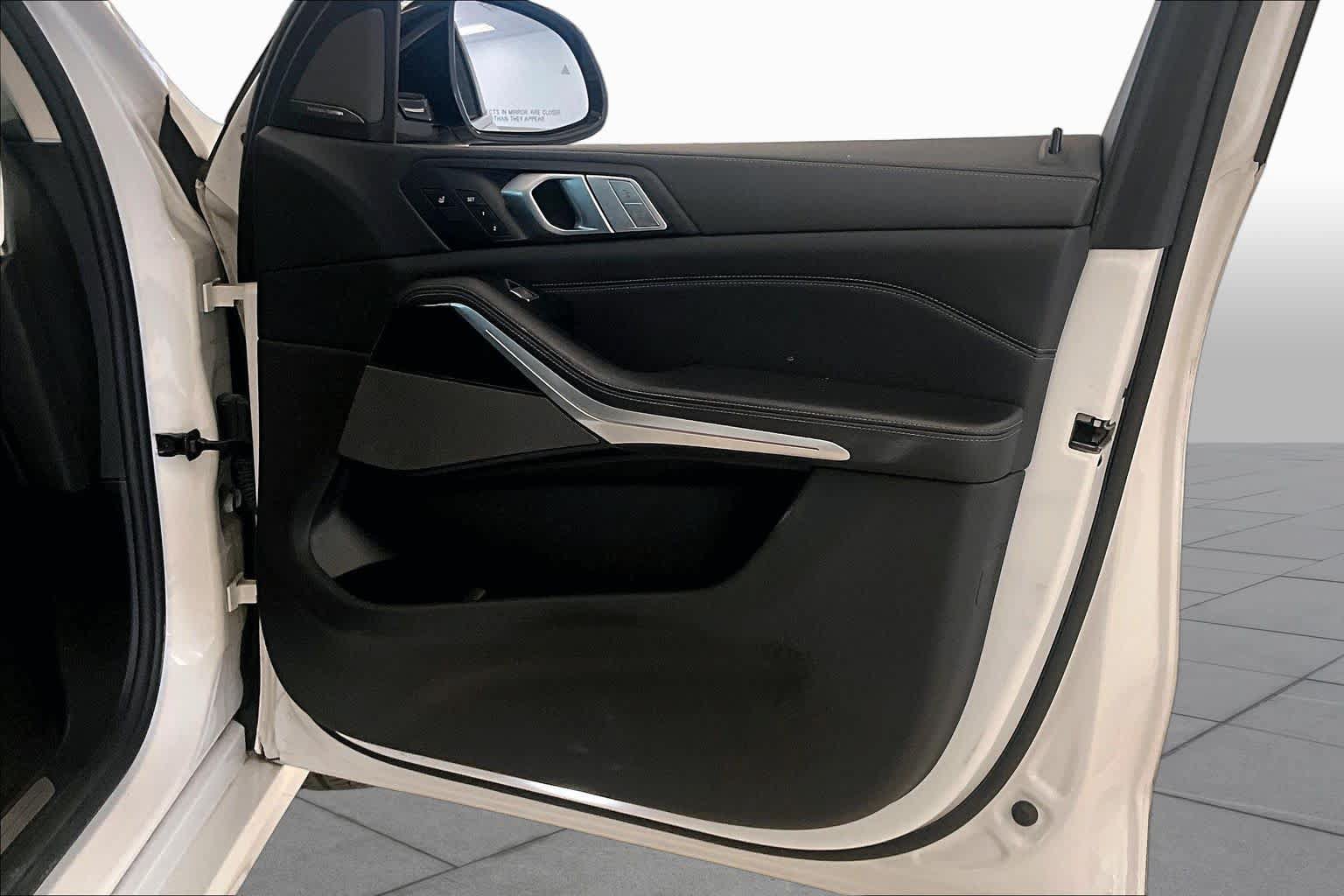 Used 2020 BMW X7 xDrive40i w/ Premium Package AWD/4WD image 21