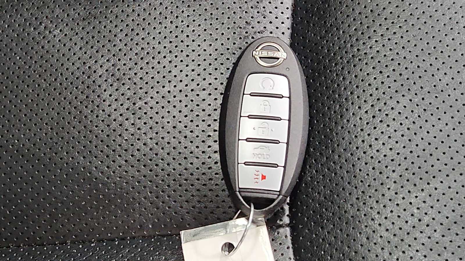 Used 2018 Nissan Rogue SL w/ Premium Package AWD/4WD image 32