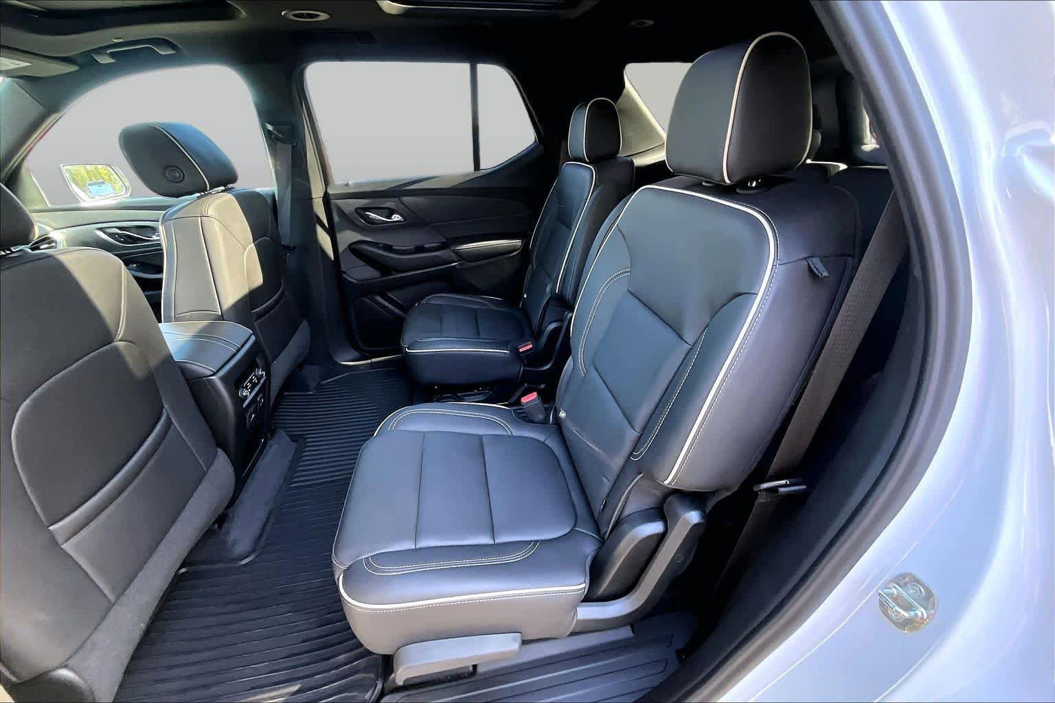 Used 2023 Chevrolet Traverse Premier AWD/4WD image 20