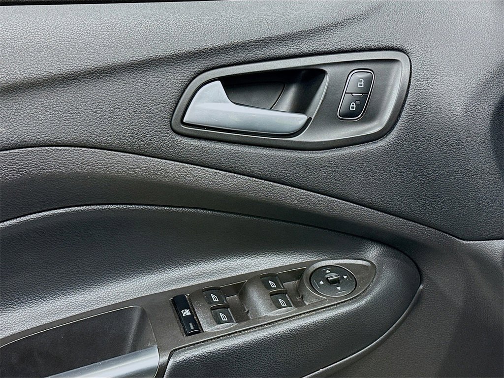 Used 2018 Ford Escape SE w/ SE Sync 3 Package image 18