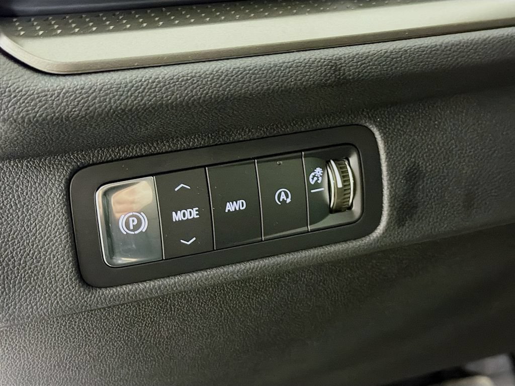 New 2026 Chevrolet Traverse LT w/ LPO, Floor Liner Package AWD/4WD image 10