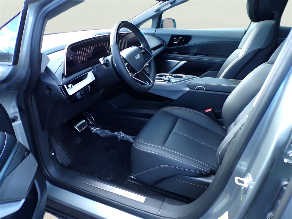 New 2026 Cadillac Optiq Luxury 1 image 10