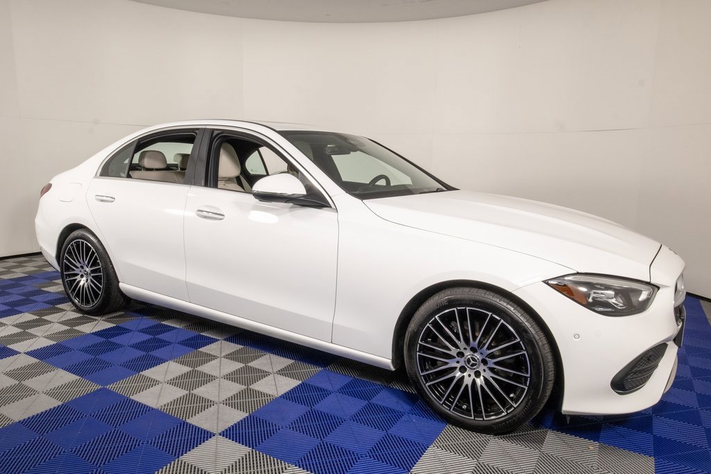 Used 2024 Mercedes-Benz C 300 4MATIC Sedan image 3