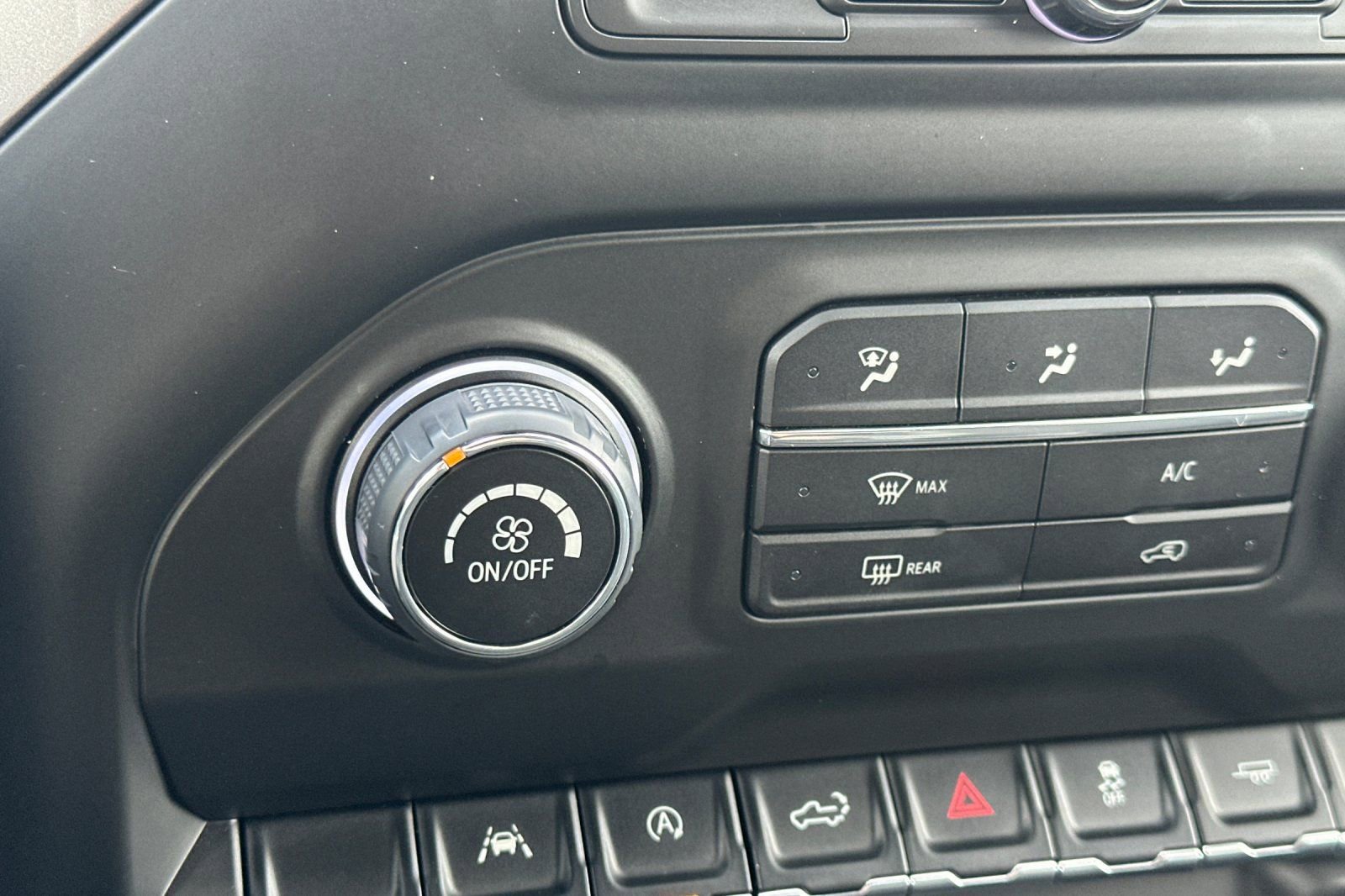 Used 2026 Chevrolet Silverado 1500 Custom w/ Turbomax Blackout Package image 28