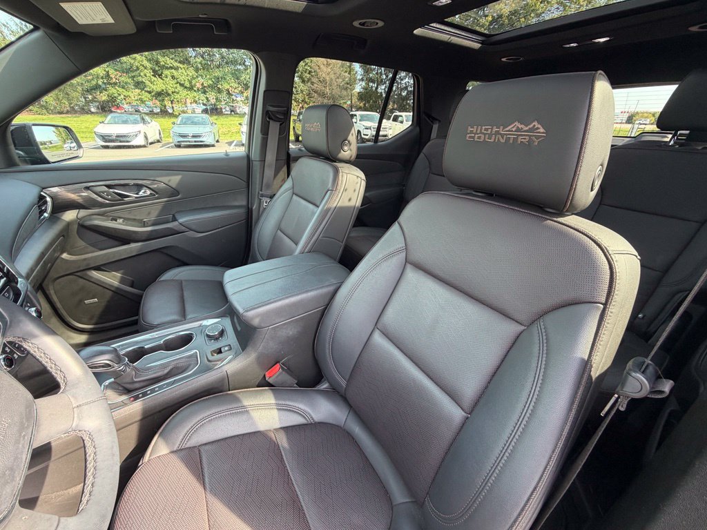 Used 2023 Chevrolet Traverse High Country AWD/4WD image 7