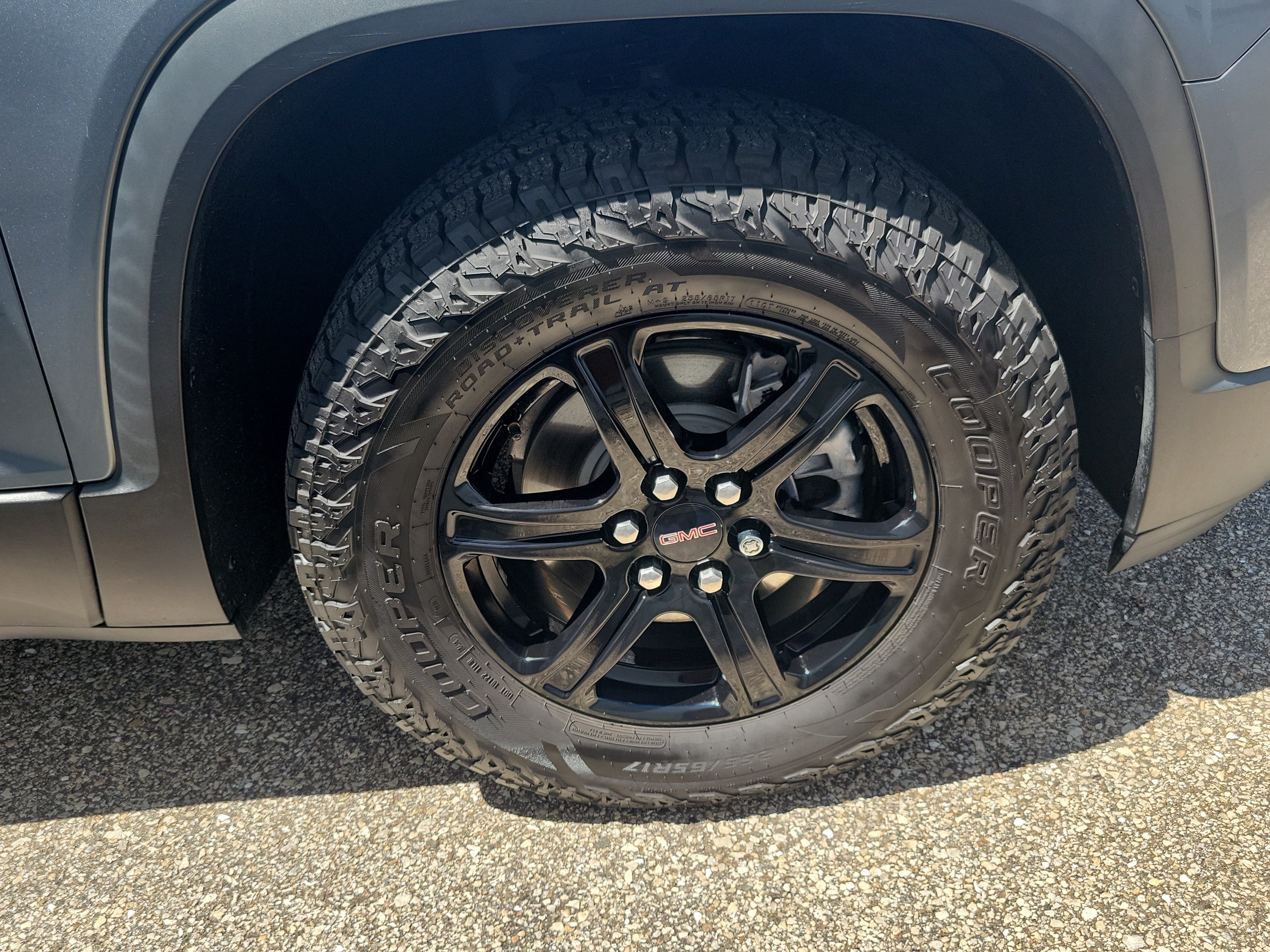 Used 2022 GMC Acadia AT4 w/ Preferred Package AWD/4WD image 14