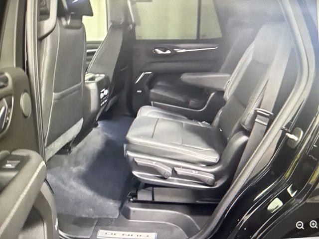 Used 2021 GMC Yukon Denali w/ Denali Premium Package AWD/4WD image 8