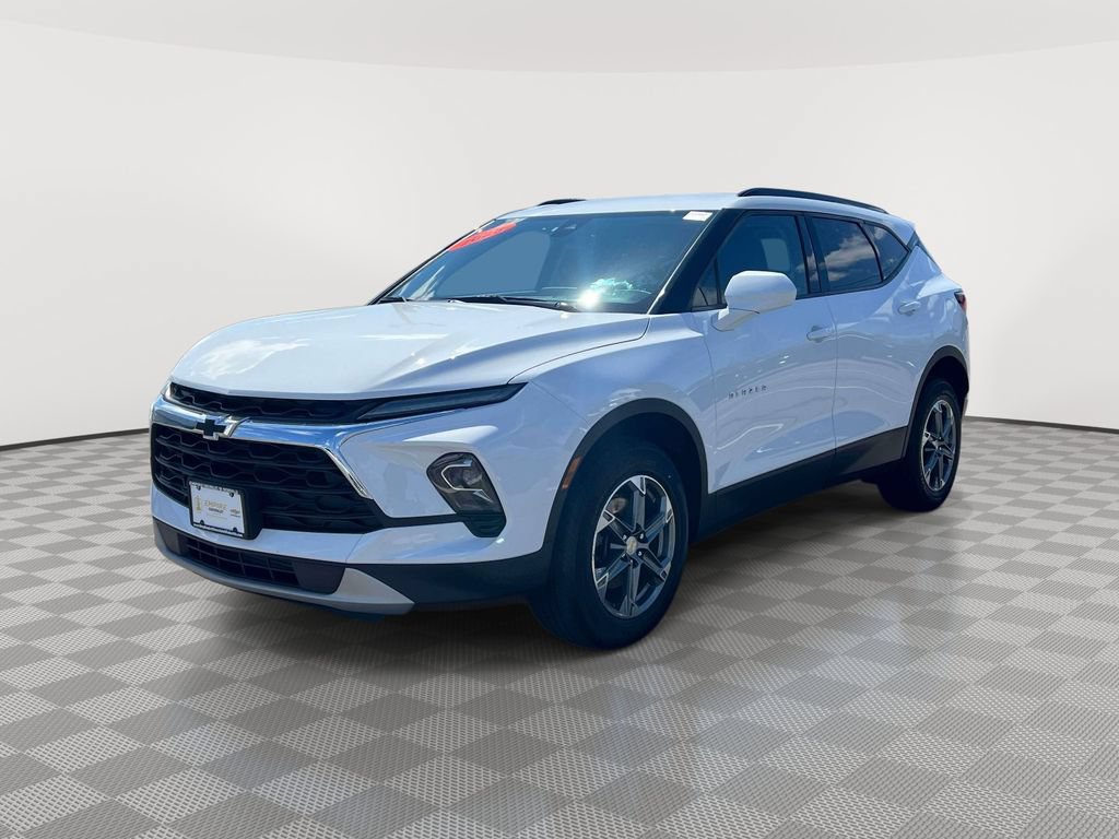 Used 2023 Chevrolet Blazer LT w/ Convenience Package AWD/4WD image 3