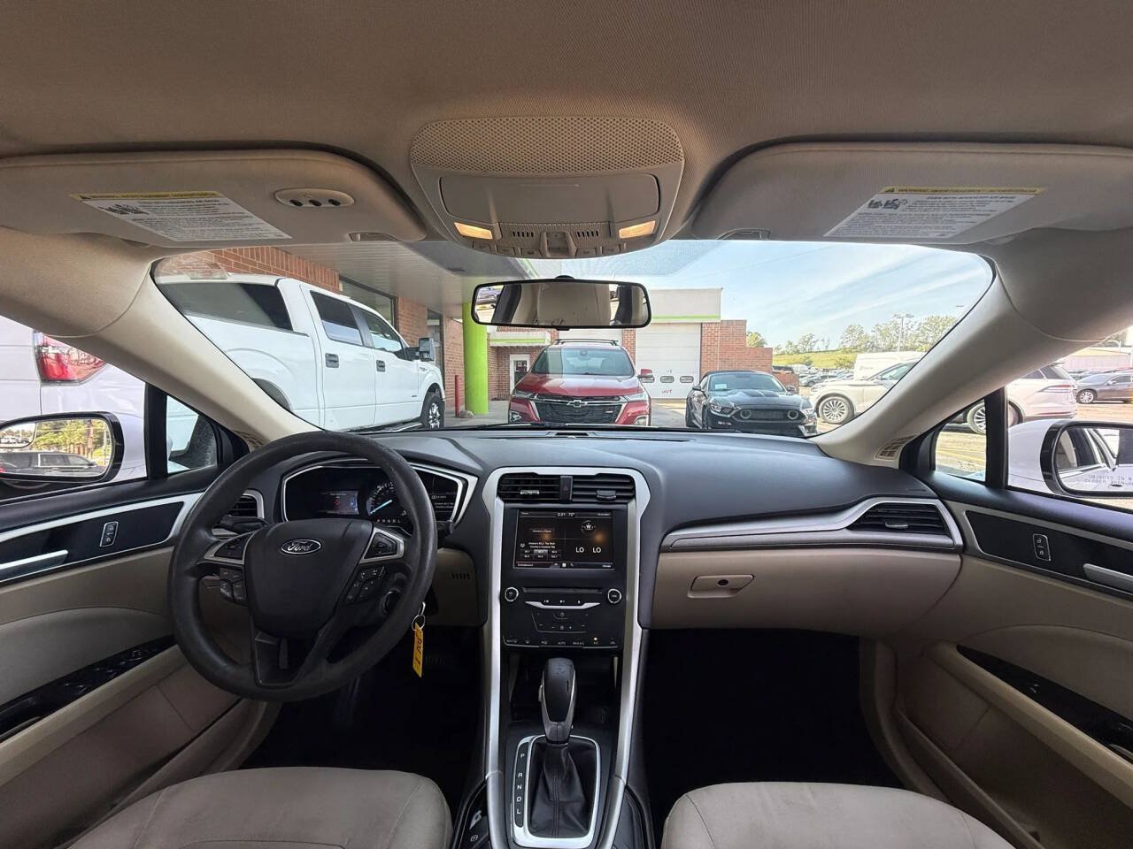 Used 2014 Ford Fusion SE FWD image 13