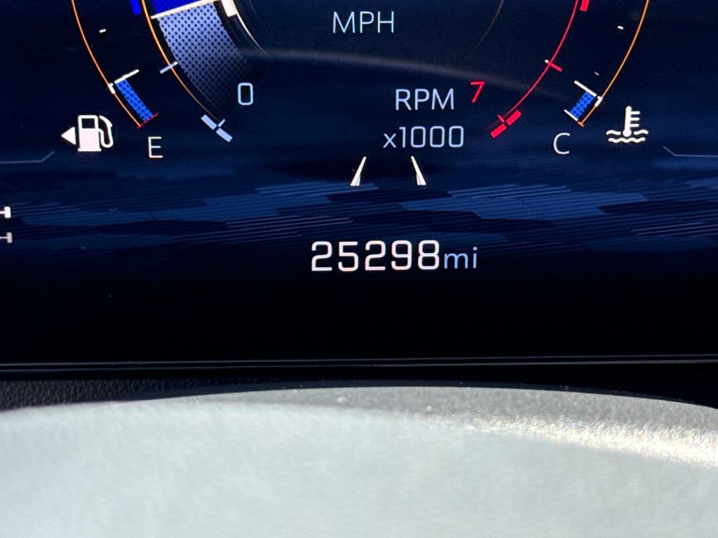 Used 2025 Chevrolet Traverse Z71 w/ LPO, Floor Liner Package AWD/4WD image 19