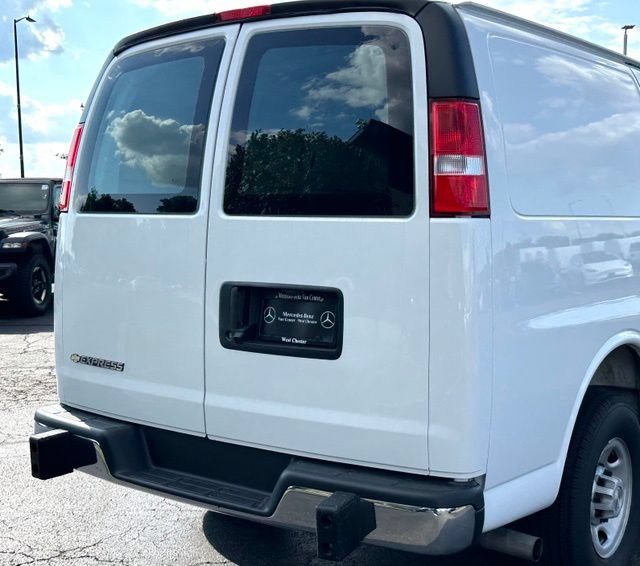 Used 2025 Chevrolet Express 2500 w/ Driver Convenience Package RWD image 17