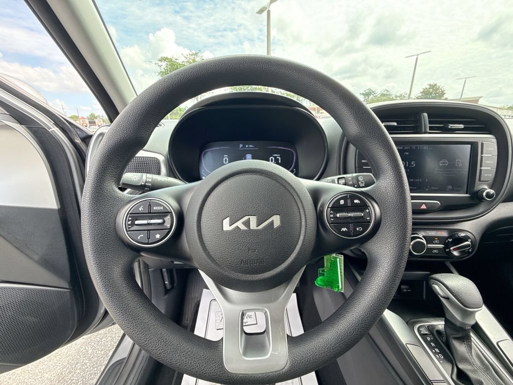 Used 2024 Kia Soul LX w/ Option Group 015 FWD image 15