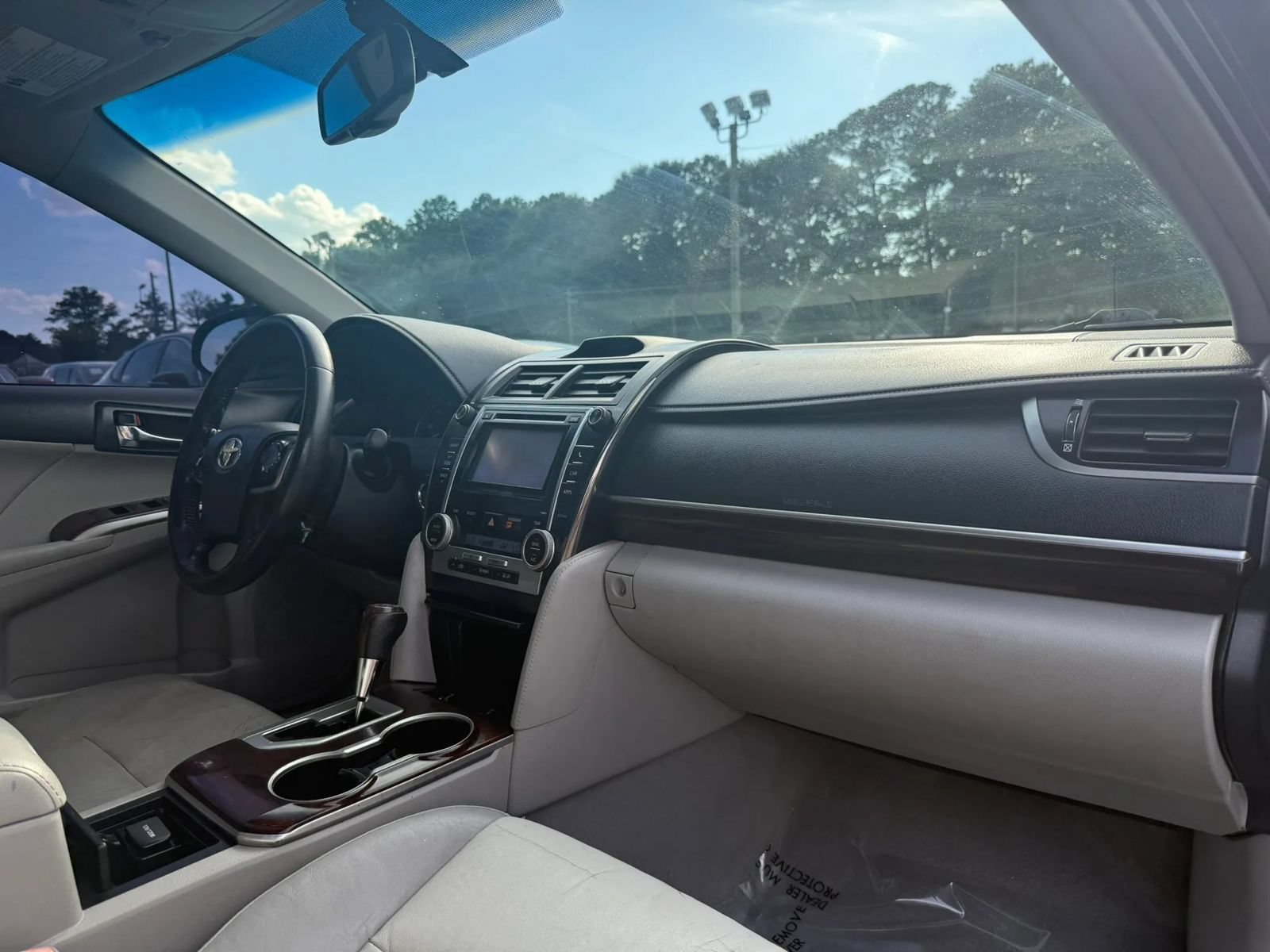 Used 2012 Toyota Camry XLE FWD image 19