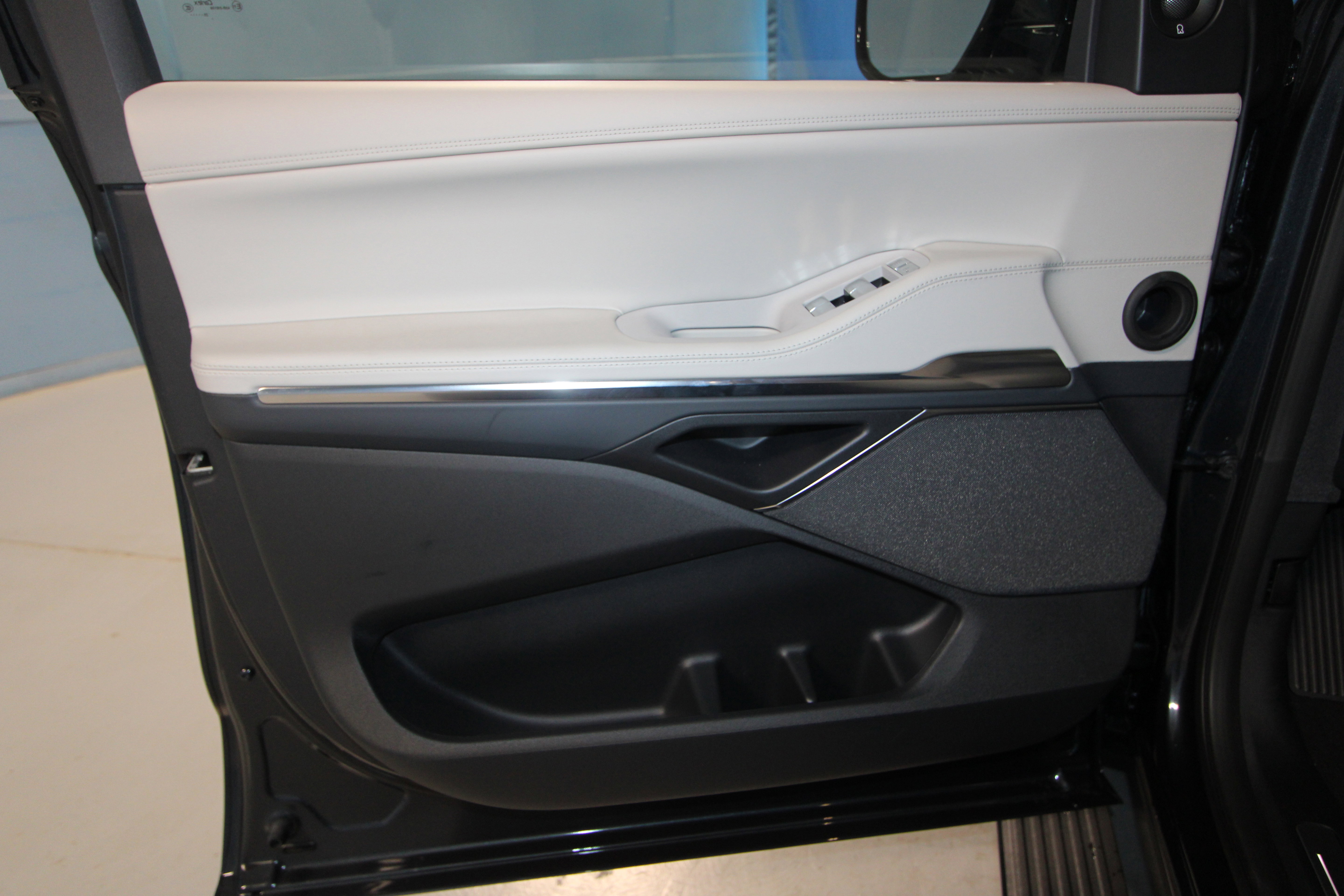 New 2025 Lincoln Navigator L Reserve image 4