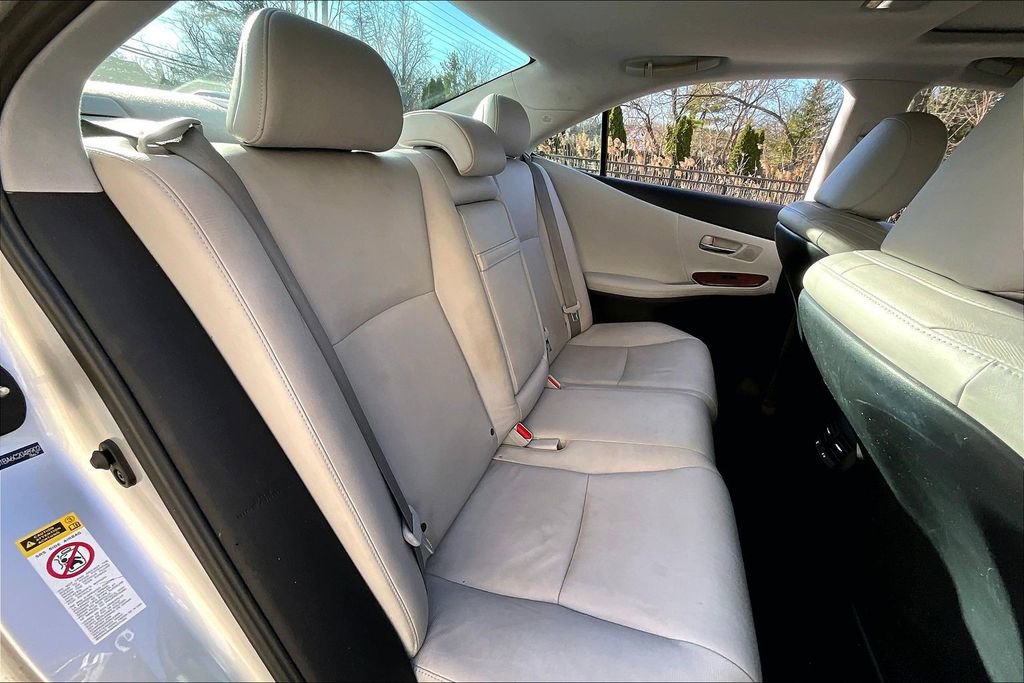 Used 2012 Lexus HS 250h image 30