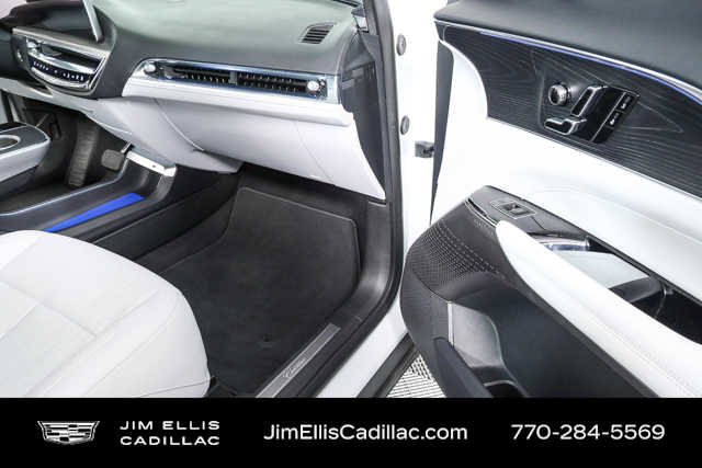 Certified 2024 Cadillac Lyriq Luxury image 24