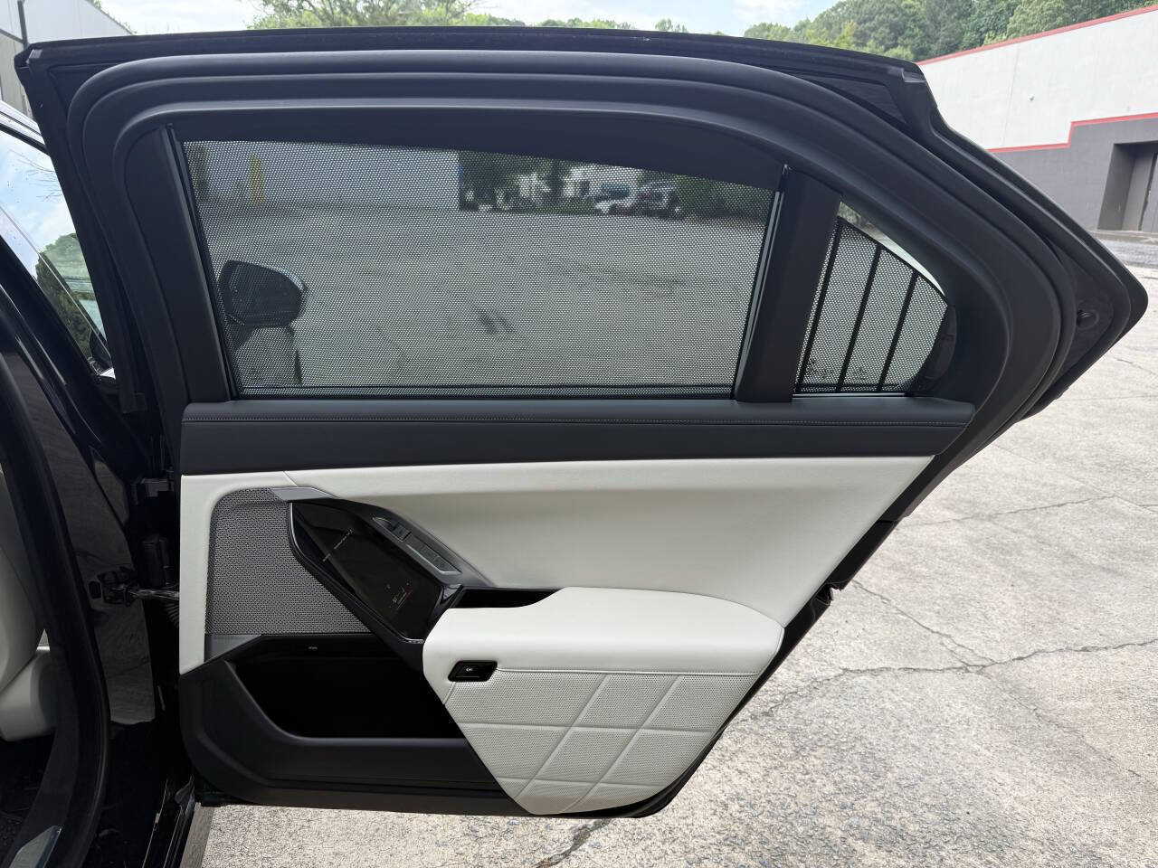 Used 2023 BMW 760i xDrive AWD/4WD image 40
