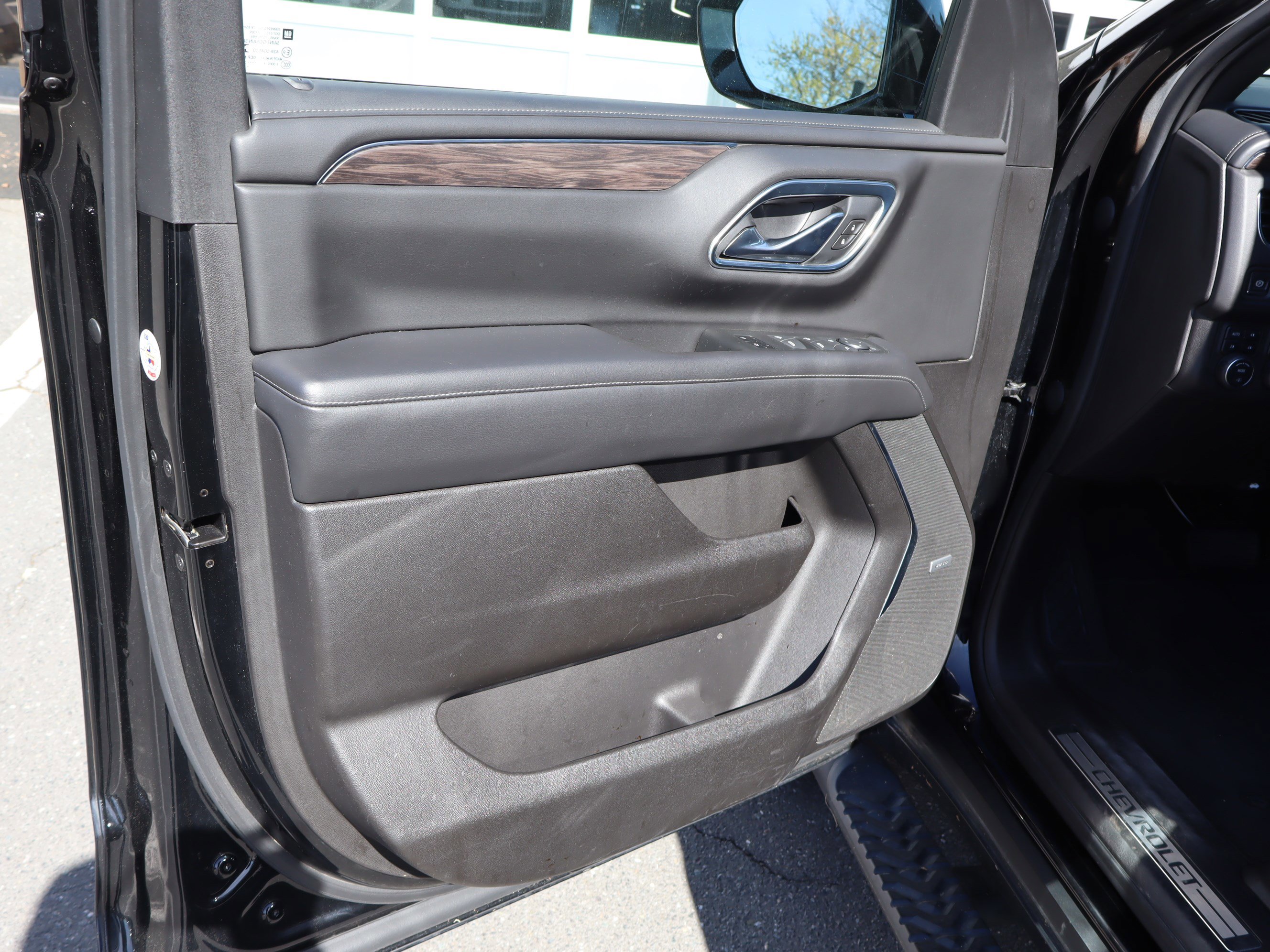 Used 2021 Chevrolet Tahoe Z71 w/ Z71 Off-Road Package image 18