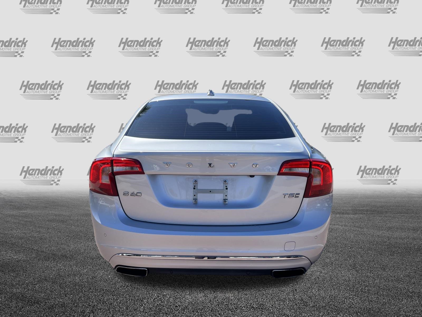 Used 2018 Volvo S60 T5 Inscription image 9