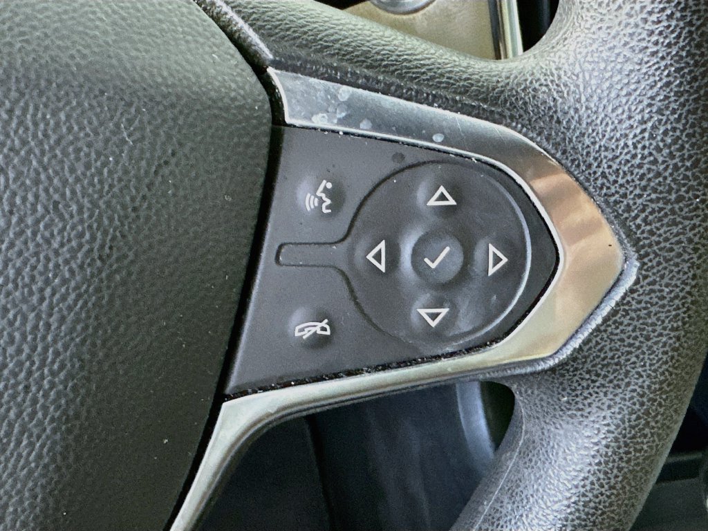 Used 2023 Chevrolet Traverse LS FWD image 25