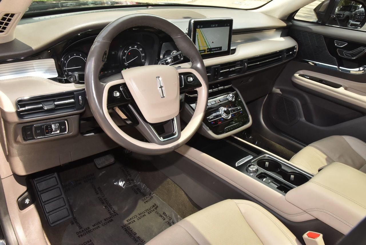 Used 2022 Lincoln Corsair FWD w/ Premium Package image 34