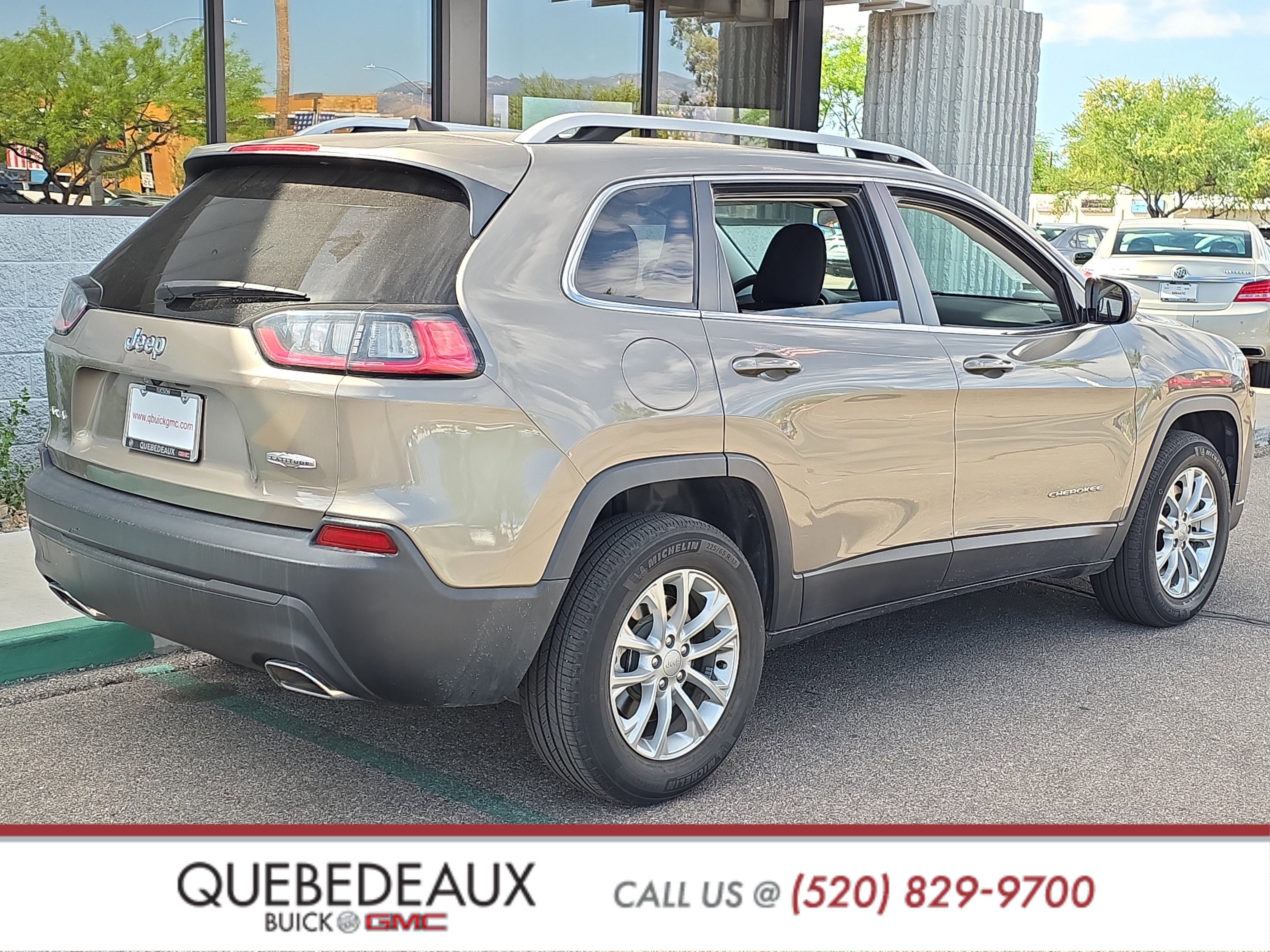 Used 2019 Jeep Cherokee Latitude w/ Popular Appearance Group image 7