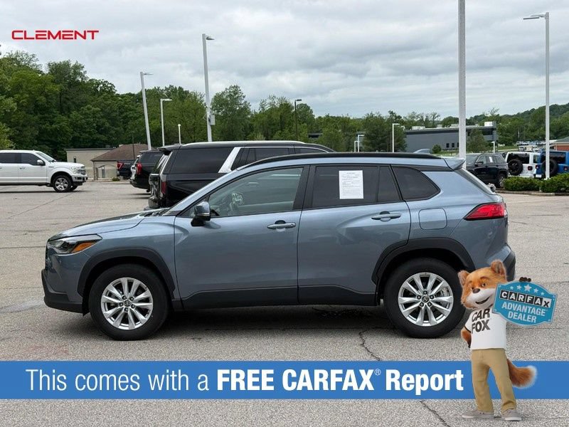 Used 2024 Toyota Corolla Cross LE FWD image 2