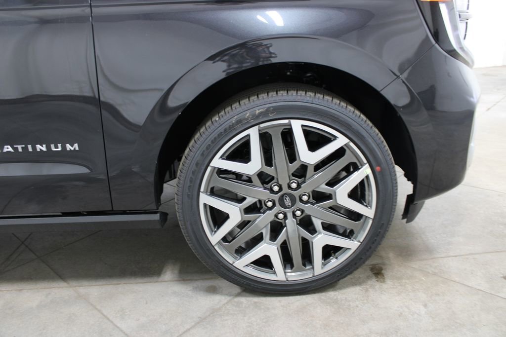 New 2026 Ford Expedition Platinum image 44