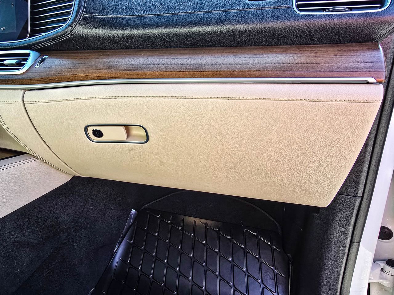 Used 2024 Mercedes-Benz GLS 450 4MATIC image 47