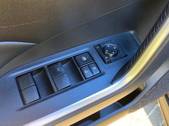 Used 2022 Toyota RAV4 LE FWD image 13