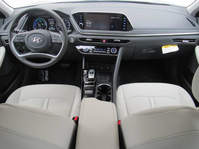 Used 2023 Hyundai Sonata SEL image 3