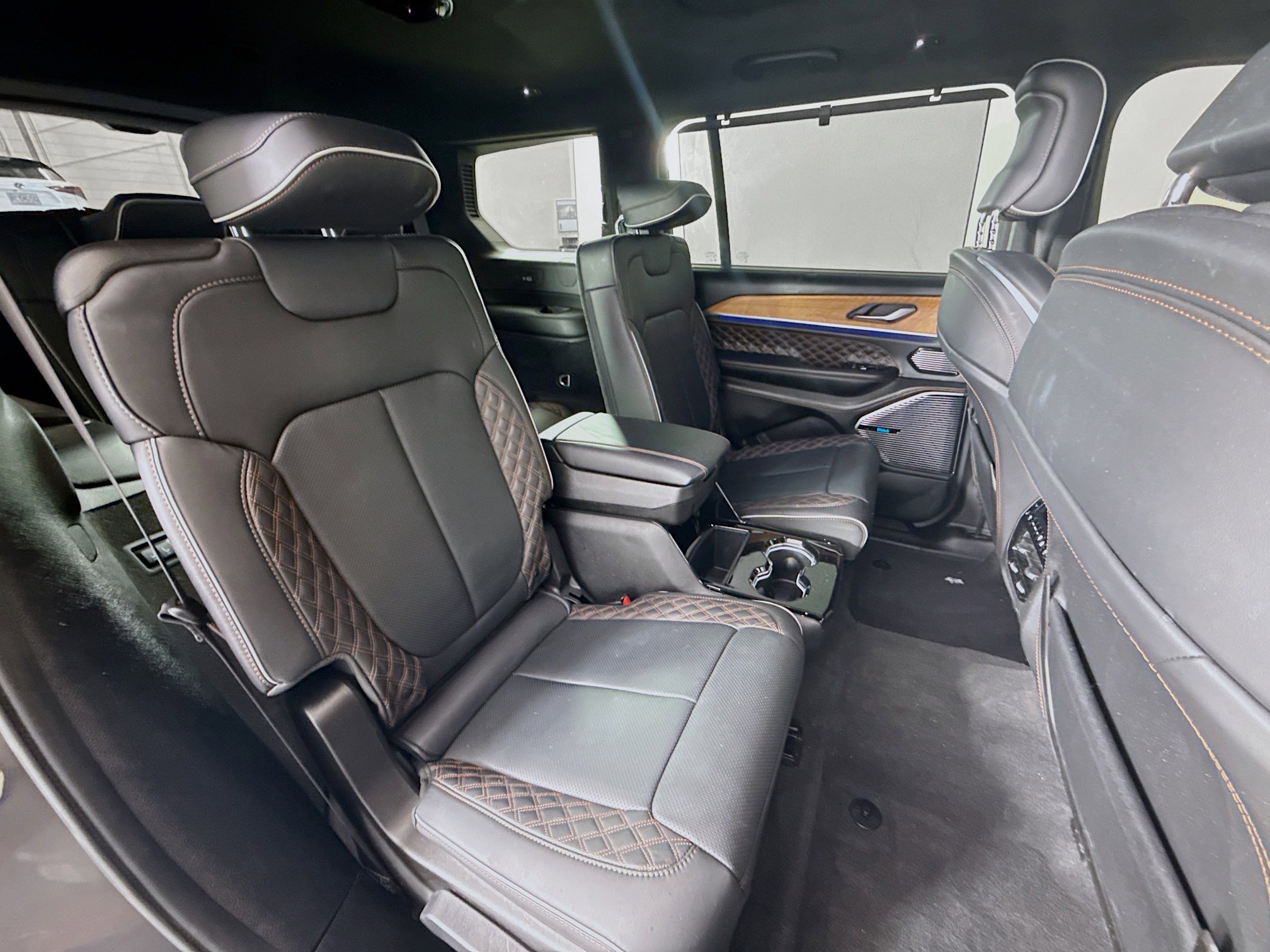 Used 2023 Jeep Grand Cherokee L Summit image 28