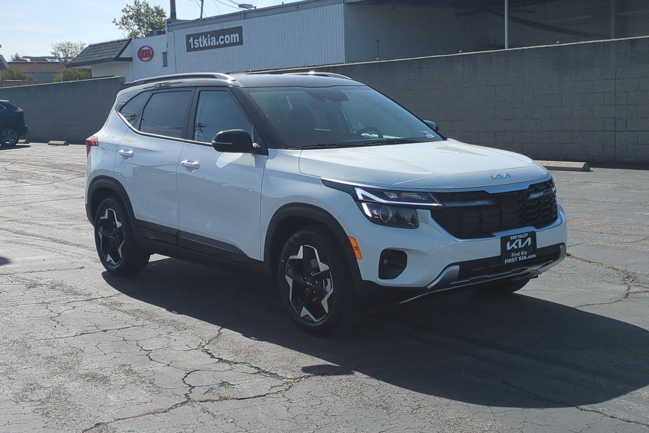 New 2026 Kia Seltos S FWD image 3