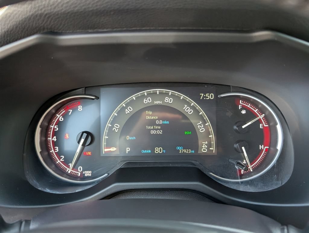 Used 2025 Toyota RAV4 XLE Premium FWD image 11