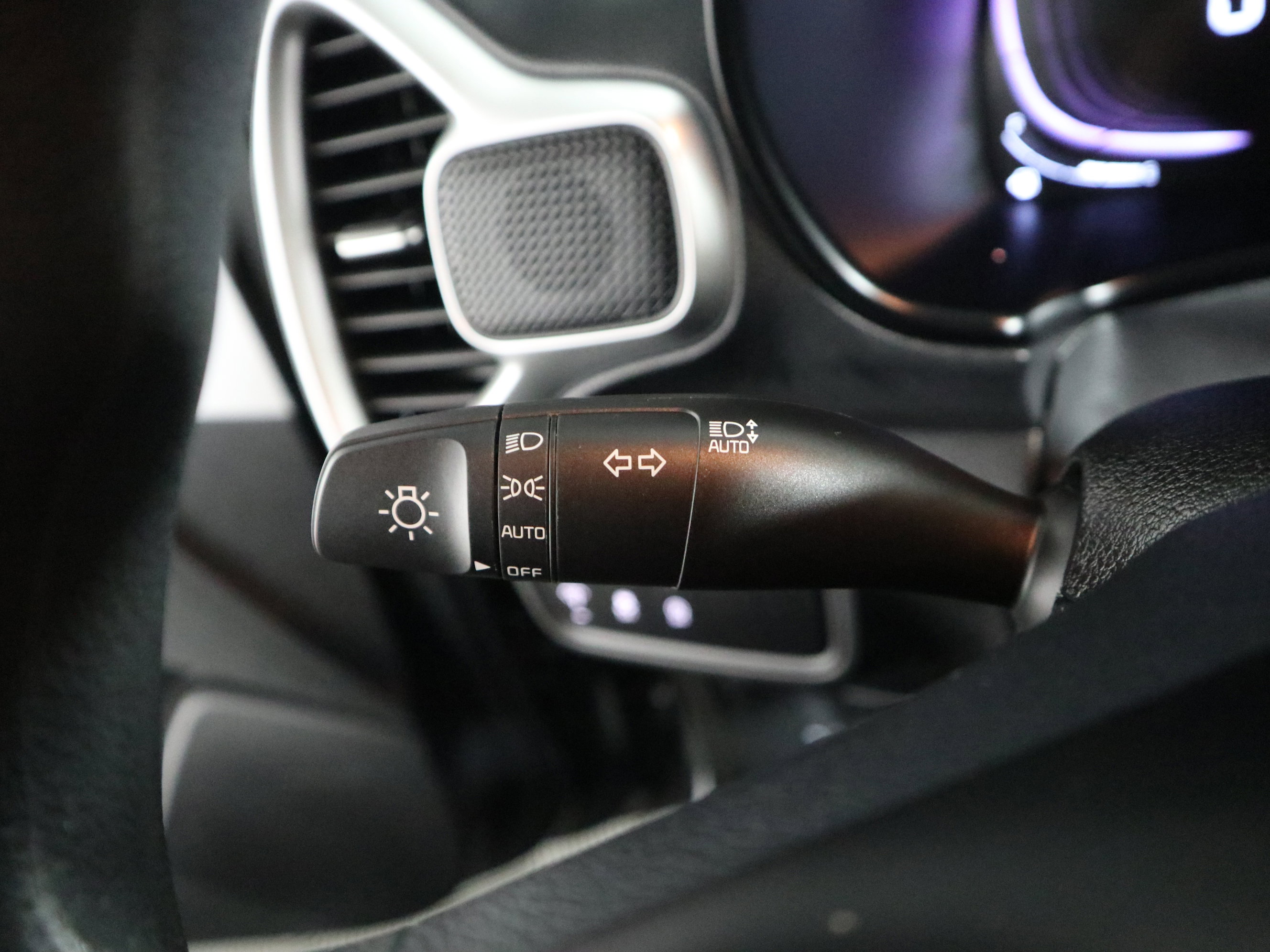 Used 2025 Kia Soul LX w/ LX Technology Package FWD image 24
