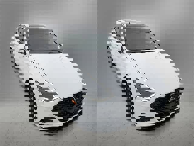 Used 2021 Hyundai Sonata Limited w/ Preferred Accessory Package image 8