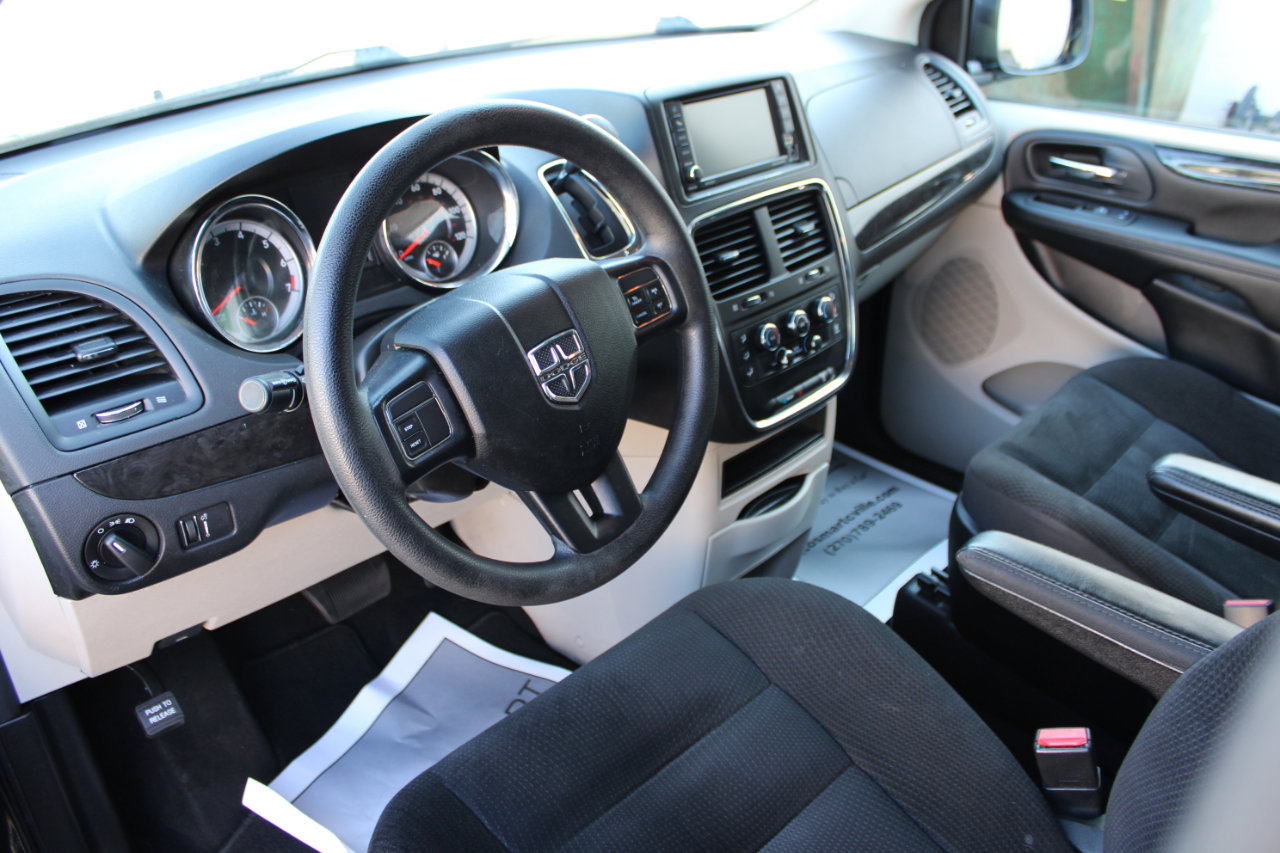 Used 2019 Dodge Grand Caravan SE image 13